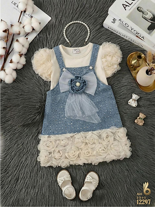 Gül detaylı ekru elbise