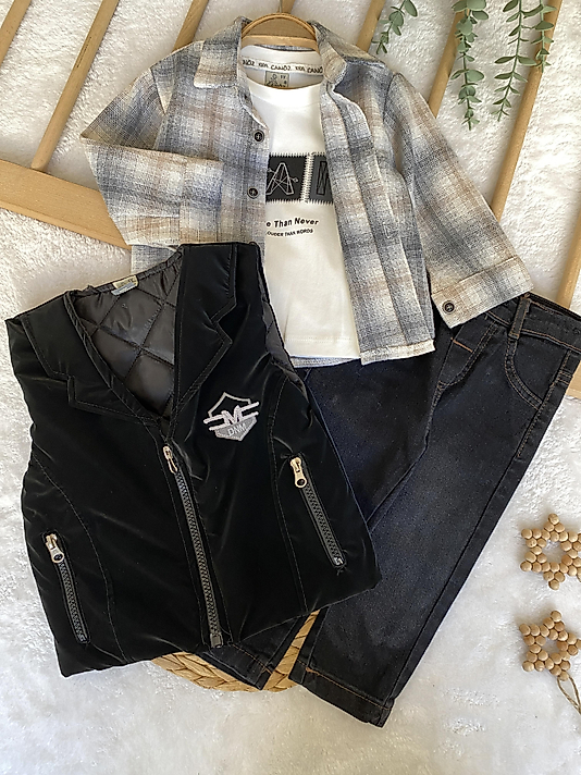 Siyah şişme yelekli takım