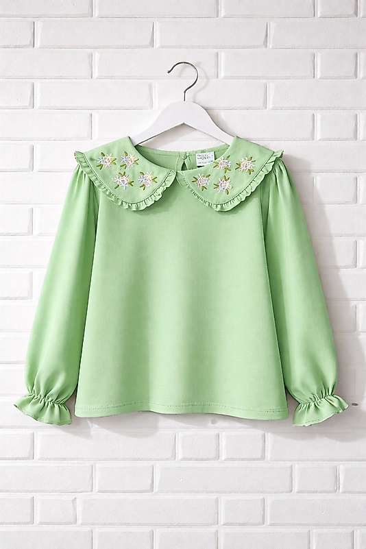 Yeşil Yakası Nakışlı Likralı Bluz