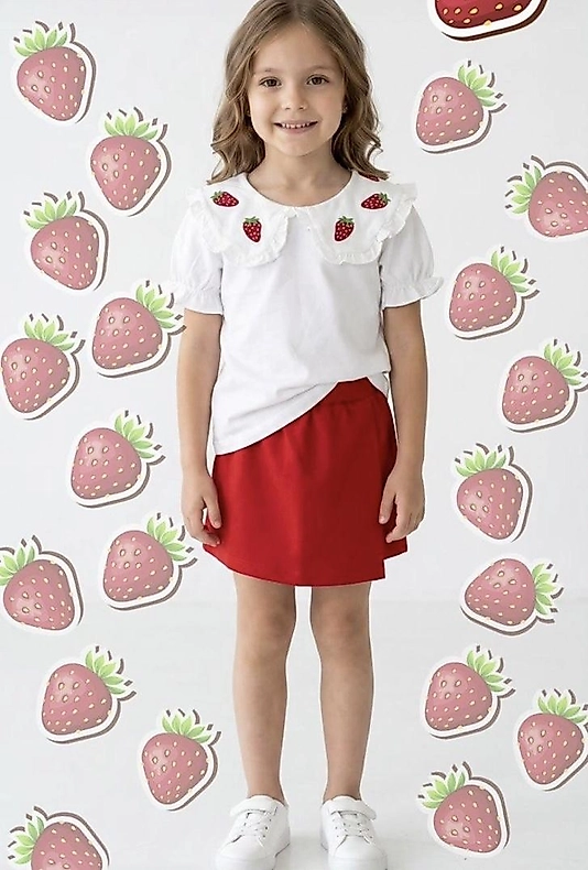 Çilek nakışlı bebe yaka şort etekli takım